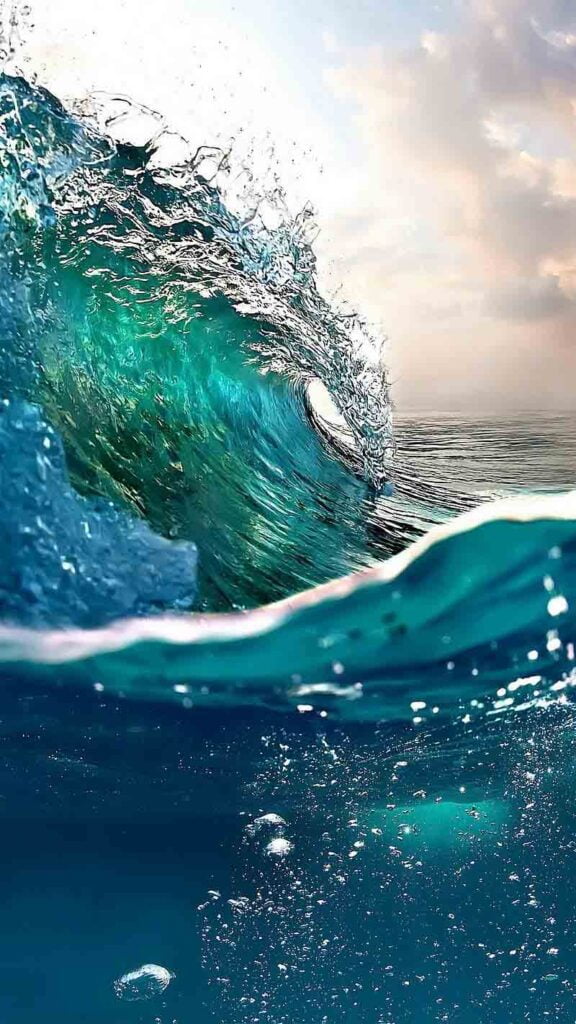 iPhone 13 Pro Max Ocean Wave Wallpaper